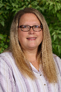 Photo of Leanne Oake - Librarian
